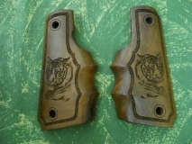 Obrázek pro Dřevěné pažbičky Colt 1911 anatomické